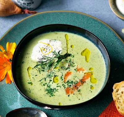Sommerliche Gurkensuppe