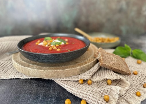 Tomatensuppe mit Kichererbsen