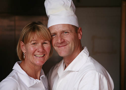 Martin Brugger mit seiner Frau in der Backstube.
