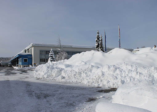 Meterhoher Schnee auf dem Gelände der Molkerei.